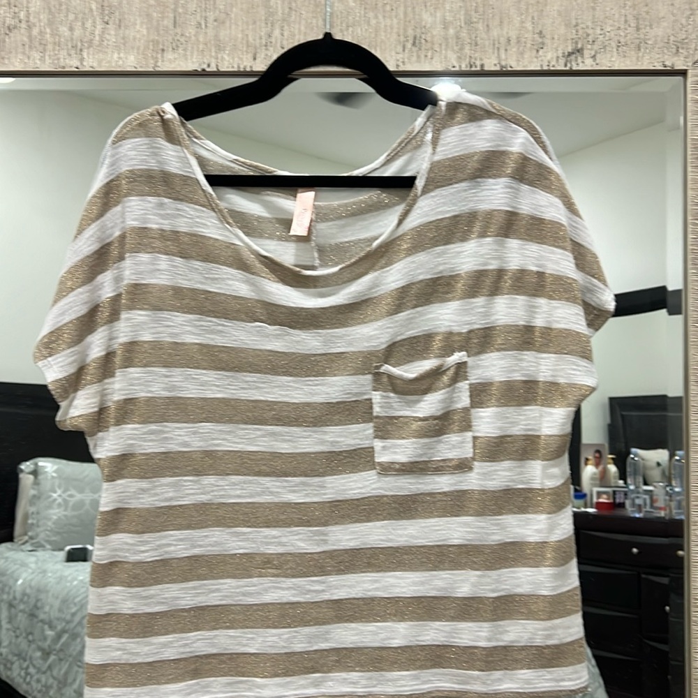 Light weight crop top.